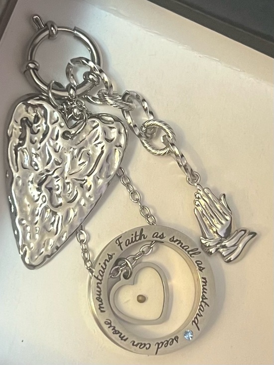 Beyond Grateful Accessories - FAITH Silver Heart Charm Keychain with Prayer Hands